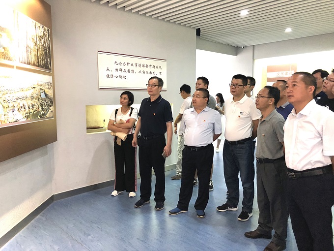 2 参观谷文昌纪念馆.JPG